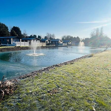 Fir Tree Lodge With Hot Tub York Exteriör bild