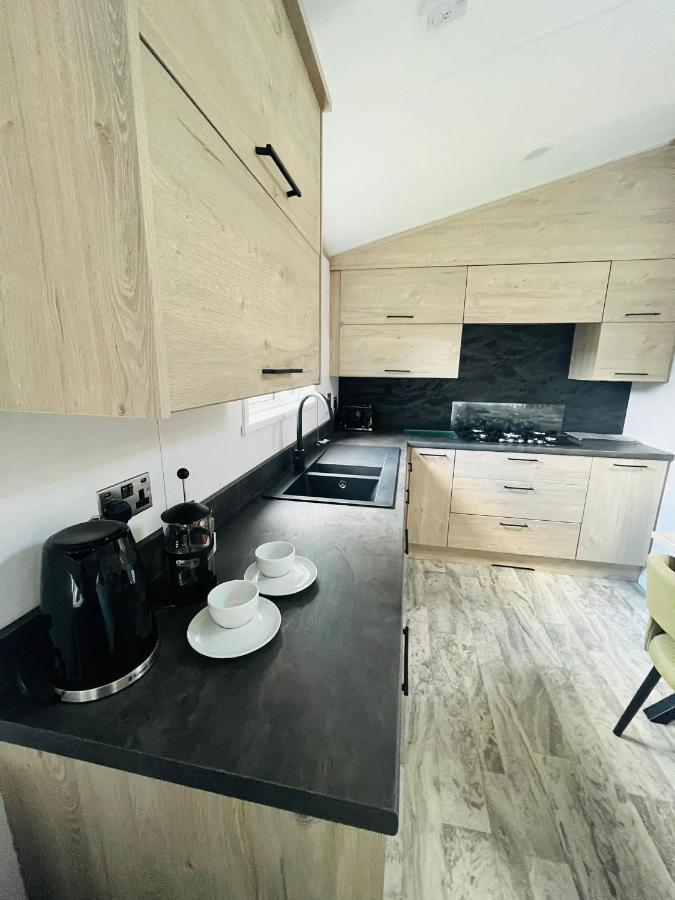 Fir Tree Lodge With Hot Tub York Exteriör bild